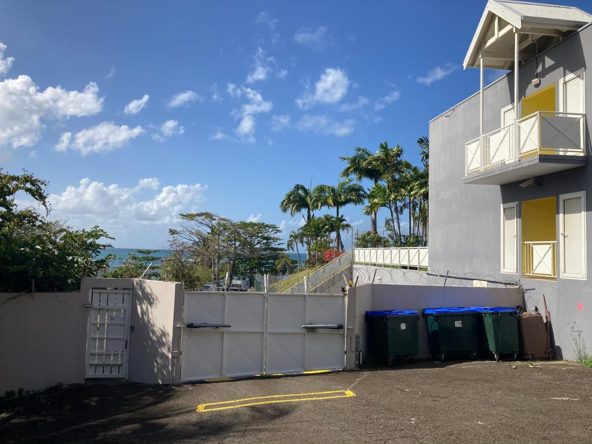 Studio Ana Martinique La Trinite Luaran gambar